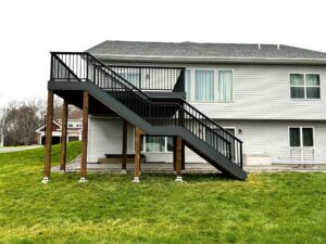 Modern Deck Design, Drink Rail, Wide Staircase